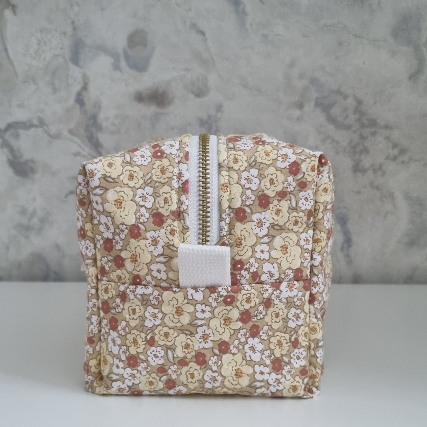 Trousse de toilette Camélia beige